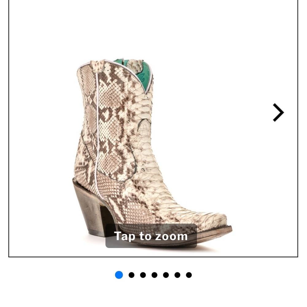 Nwt Corral Phyton booties 9.5